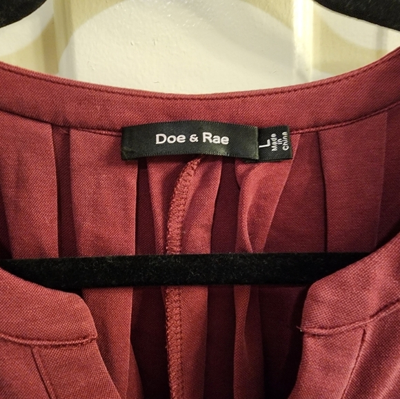 Doe & Rae maroon too size Lg - Picture 2 of 4